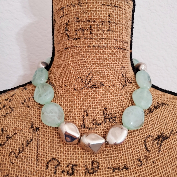 Boutique Jewelry - Pale mint marbleized acrylic 'gems'•silvertone